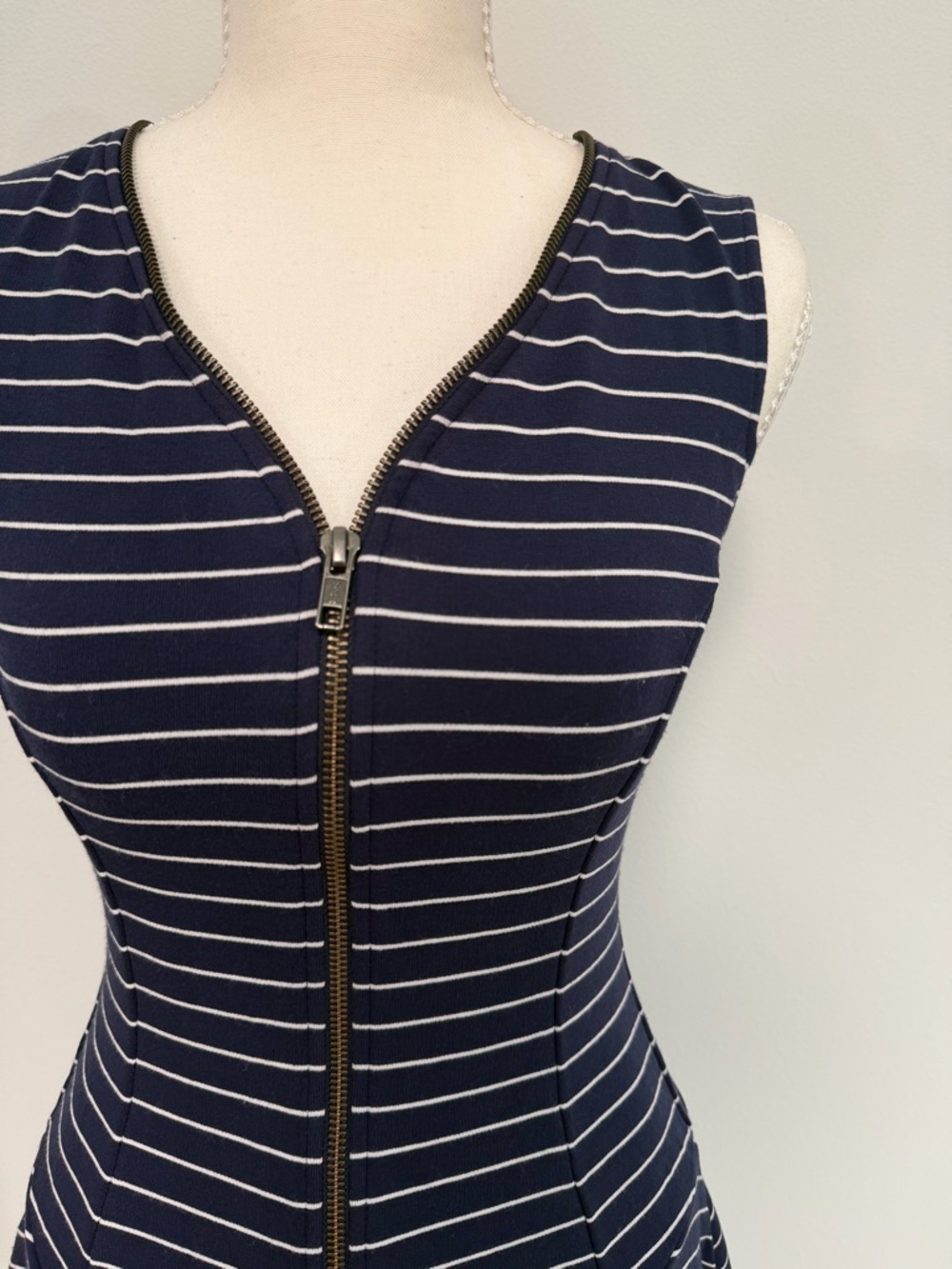Theory Sayidres Striped Mini Dress Minimalist Nautical Zip Front Size 0 - Picture 4 of 7